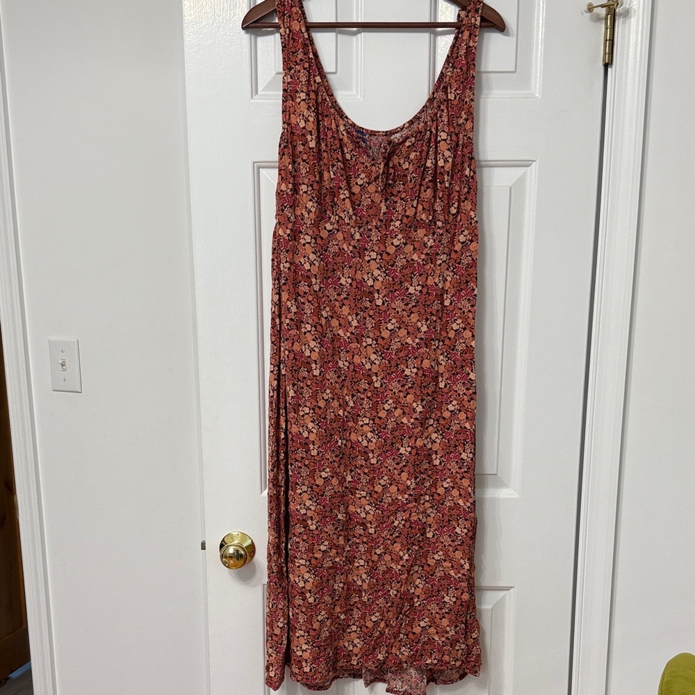 Old Navy Rayon/Viscose Floral Sleeveless Dress. Size Large.